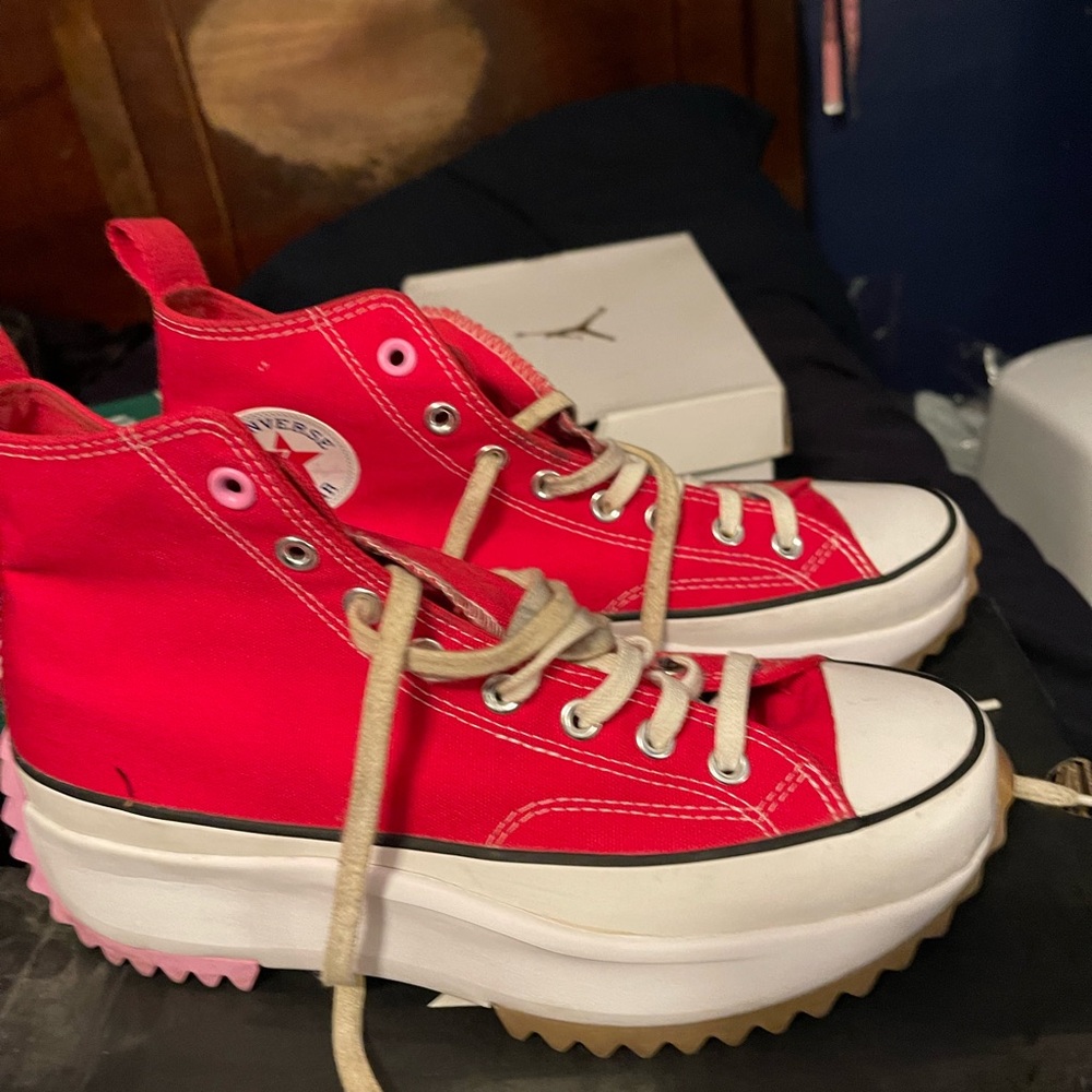 Converse hike hi worn be good condition maybe need new shoe strings